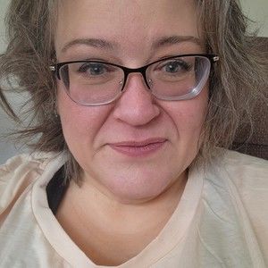 Meet your Posher, Elaine